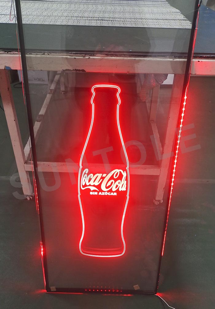 Customized brand logo is illuminated on the refrigerator glass door. Nobody can ignore this eye-catching artwork.
